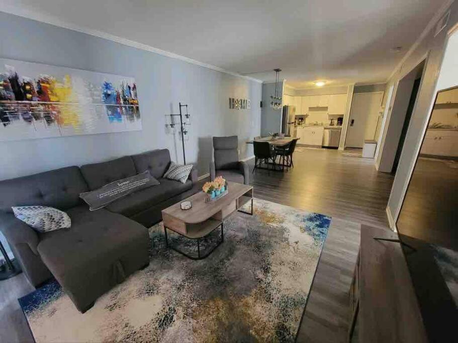 2022 Renovated 2-Bdrm Cozy, Lovely Condo W/Parking! هيلتون رئيس جزيرة المظهر الخارجي الصورة