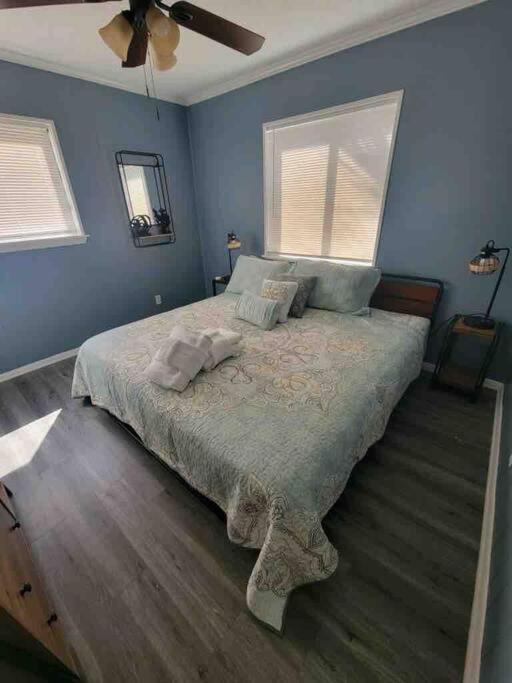 2022 Renovated 2-Bdrm Cozy, Lovely Condo W/Parking! هيلتون رئيس جزيرة المظهر الخارجي الصورة
