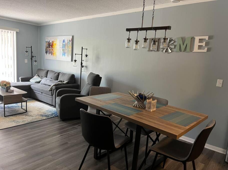 2022 Renovated 2-Bdrm Cozy, Lovely Condo W/Parking! هيلتون رئيس جزيرة المظهر الخارجي الصورة
