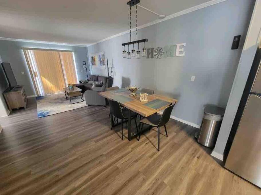2022 Renovated 2-Bdrm Cozy, Lovely Condo W/Parking! هيلتون رئيس جزيرة المظهر الخارجي الصورة