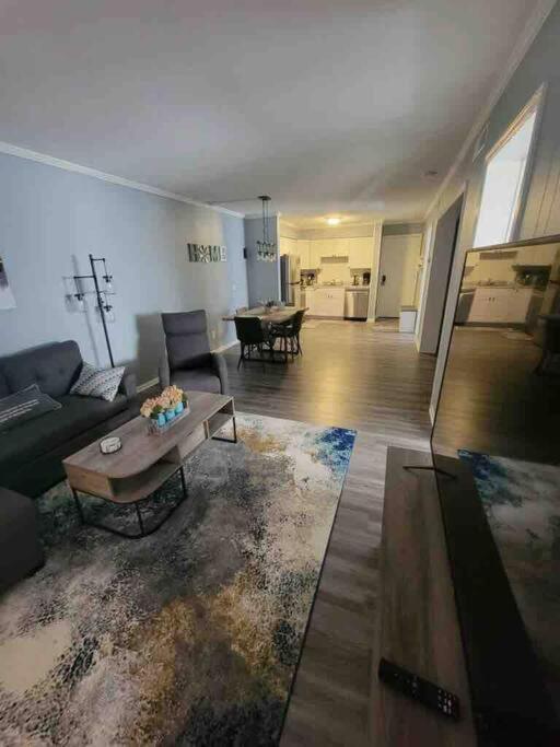 2022 Renovated 2-Bdrm Cozy, Lovely Condo W/Parking! هيلتون رئيس جزيرة المظهر الخارجي الصورة