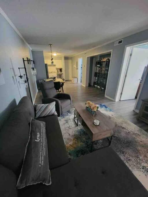 2022 Renovated 2-Bdrm Cozy, Lovely Condo W/Parking! هيلتون رئيس جزيرة المظهر الخارجي الصورة