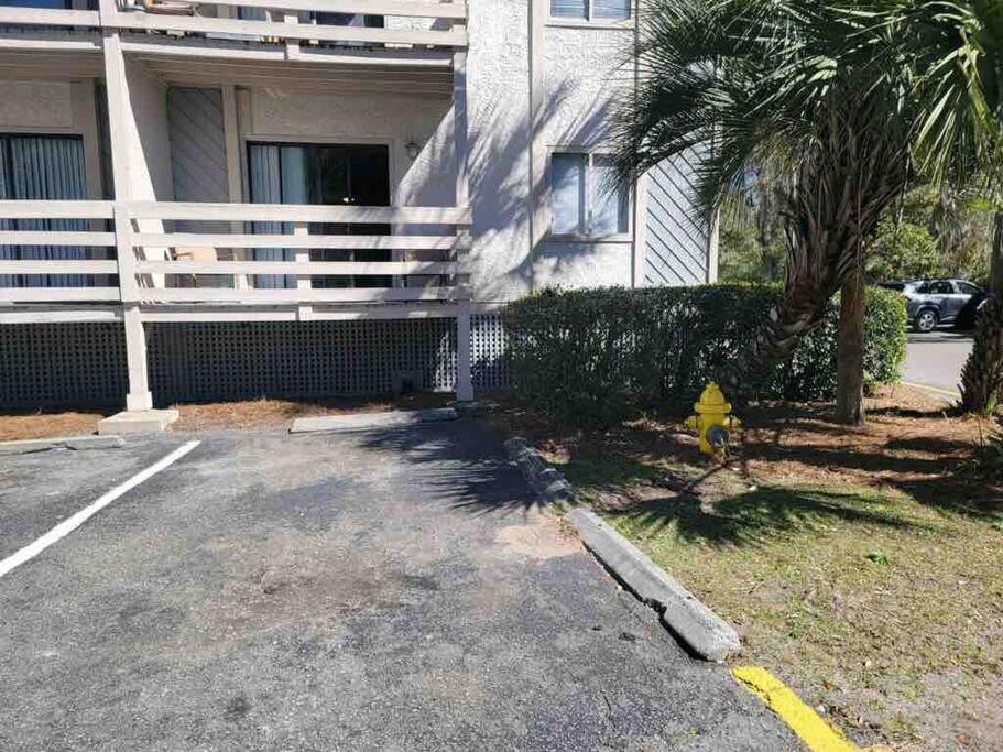 2022 Renovated 2-Bdrm Cozy, Lovely Condo W/Parking! هيلتون رئيس جزيرة المظهر الخارجي الصورة