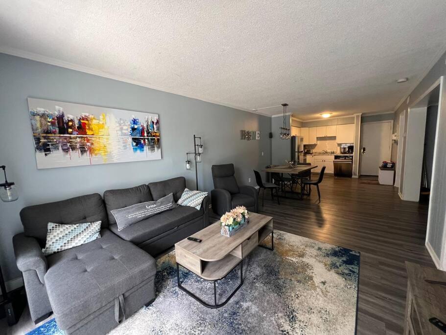 2022 Renovated 2-Bdrm Cozy, Lovely Condo W/Parking! هيلتون رئيس جزيرة المظهر الخارجي الصورة