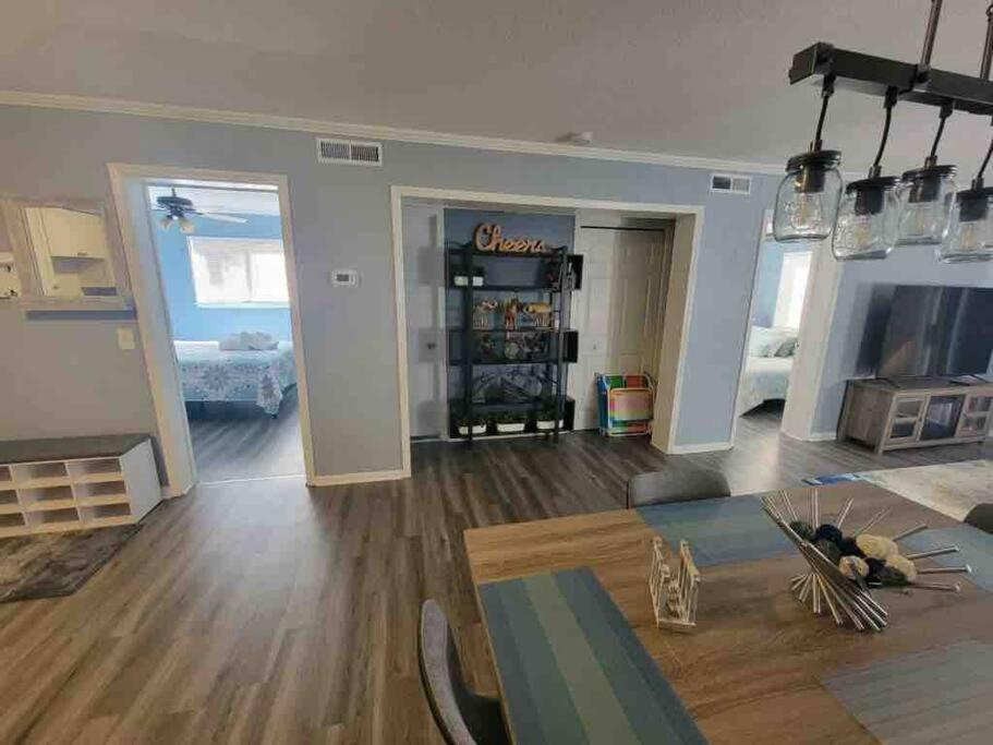 2022 Renovated 2-Bdrm Cozy, Lovely Condo W/Parking! هيلتون رئيس جزيرة المظهر الخارجي الصورة