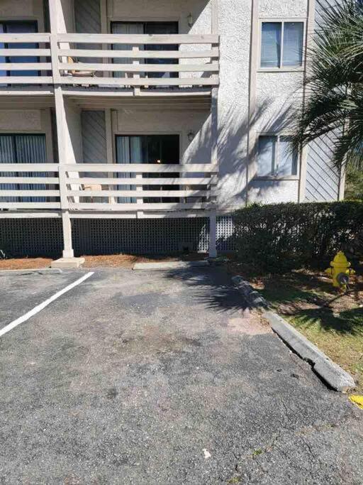 2022 Renovated 2-Bdrm Cozy, Lovely Condo W/Parking! هيلتون رئيس جزيرة المظهر الخارجي الصورة