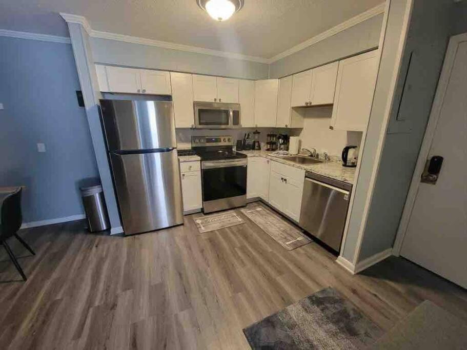 2022 Renovated 2-Bdrm Cozy, Lovely Condo W/Parking! هيلتون رئيس جزيرة المظهر الخارجي الصورة