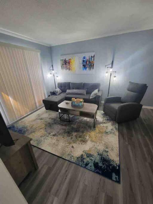 2022 Renovated 2-Bdrm Cozy, Lovely Condo W/Parking! هيلتون رئيس جزيرة المظهر الخارجي الصورة
