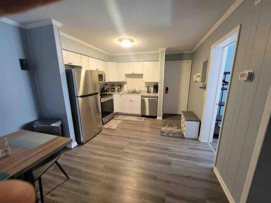 2022 Renovated 2-Bdrm Cozy, Lovely Condo W/Parking! هيلتون رئيس جزيرة المظهر الخارجي الصورة