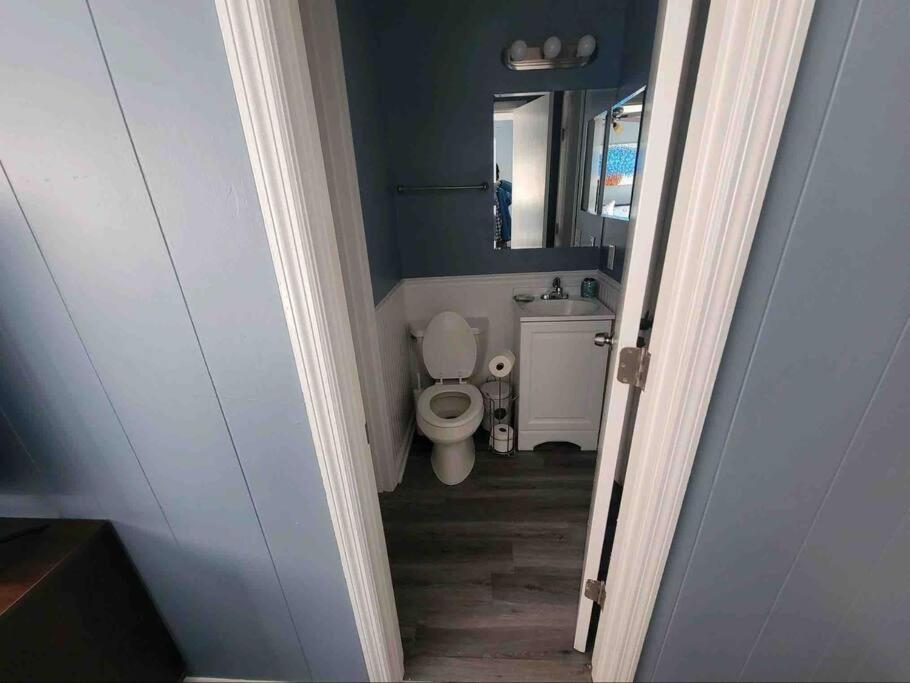 2022 Renovated 2-Bdrm Cozy, Lovely Condo W/Parking! هيلتون رئيس جزيرة المظهر الخارجي الصورة