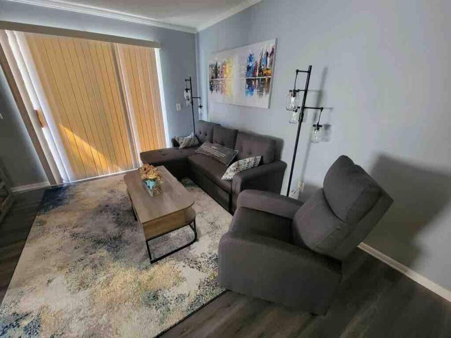 2022 Renovated 2-Bdrm Cozy, Lovely Condo W/Parking! هيلتون رئيس جزيرة المظهر الخارجي الصورة