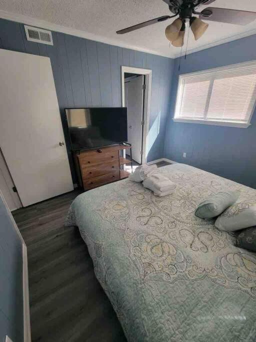 2022 Renovated 2-Bdrm Cozy, Lovely Condo W/Parking! هيلتون رئيس جزيرة المظهر الخارجي الصورة
